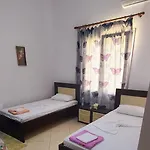 Hotel Shpetimi 3*